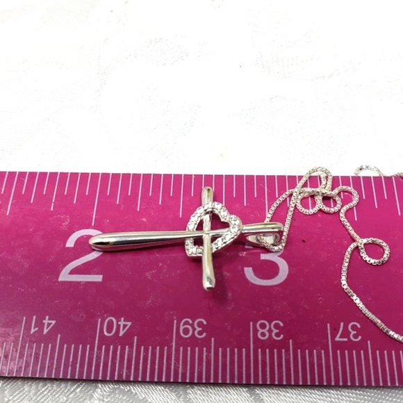 🆕️ 925 Sterling Silver Cross Heart CZ Pendant with 18" Box Chain - Picture 6 of 6